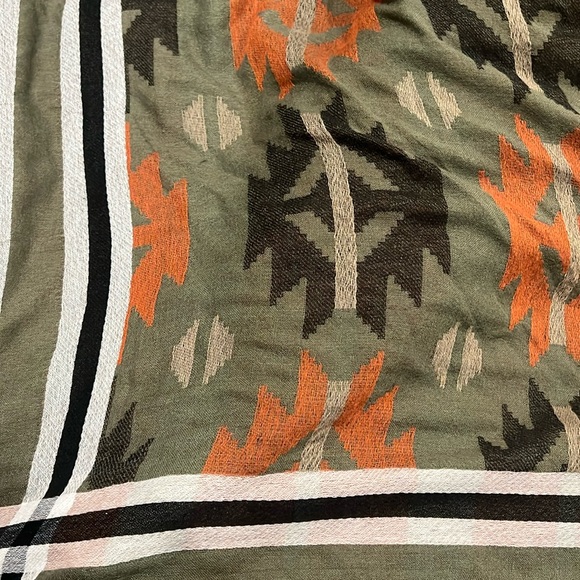 Extra Large Scarf/ Wrap - Picture 1 of 4